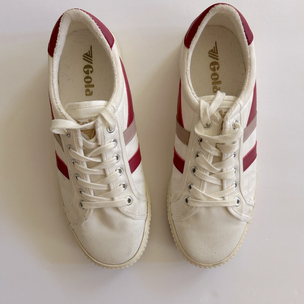 Great pair of Gola sneakers!